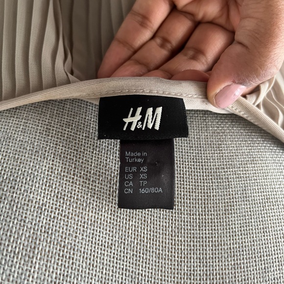 Blush tiered mini dress! H&M SIZE XS. Adorable dressed up down - Picture 4 of 5